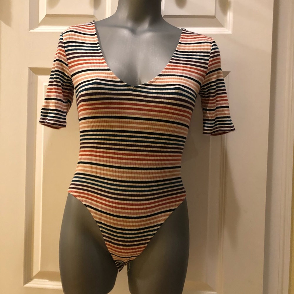 Forever 21 v-neck bodysuit ❤️